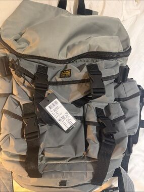 G Star Raw military back pack with  compartments and detachable Fanny, no fades